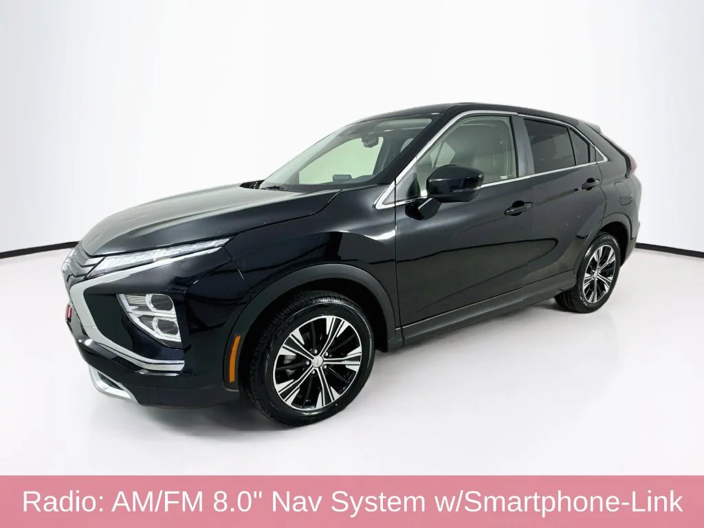 Used 2022  Mitsubishi SE image 3