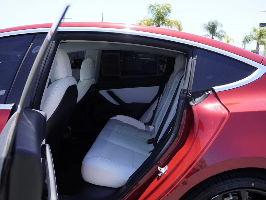 Used 2018 Red Tesla Long Range image 18
