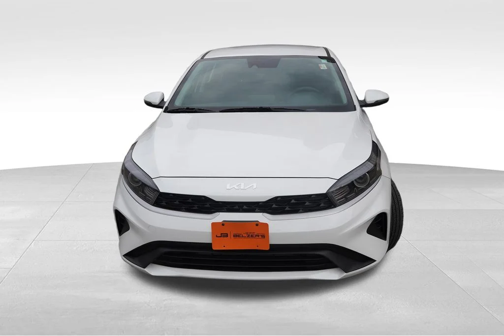 Used 2023 Snow White Pearl Kia LXS image 12
