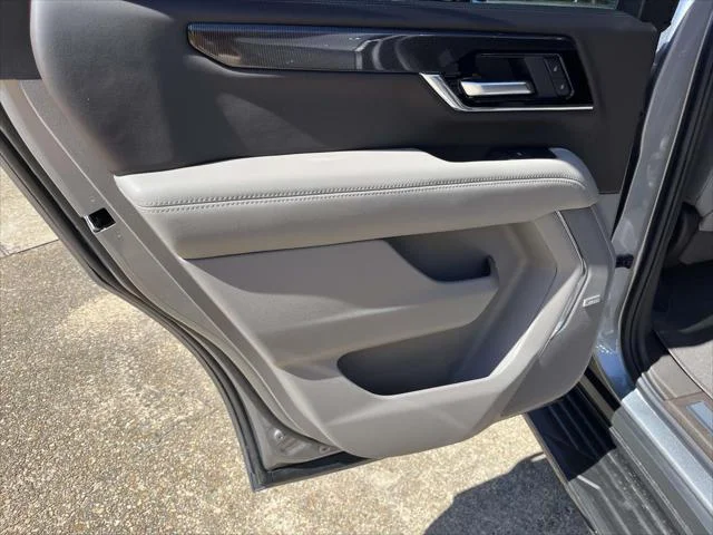 New 2026 Sterling Metallic GMC Elevation image 12