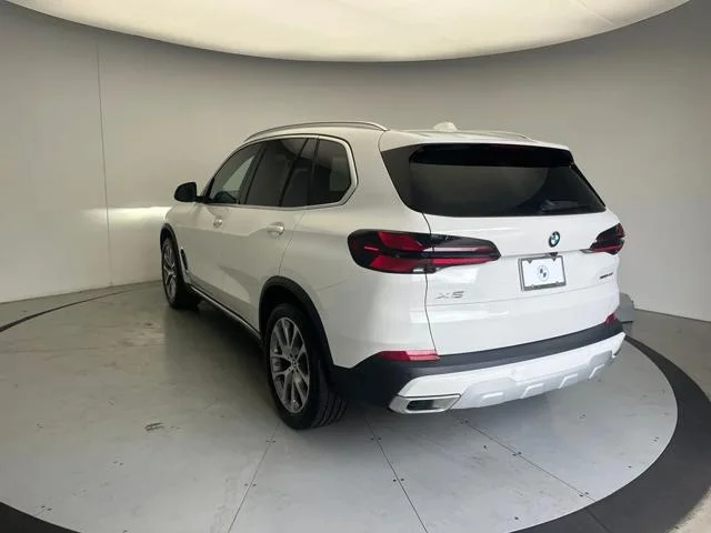 New 2026 Alpine White BMW sDrive40i image 3