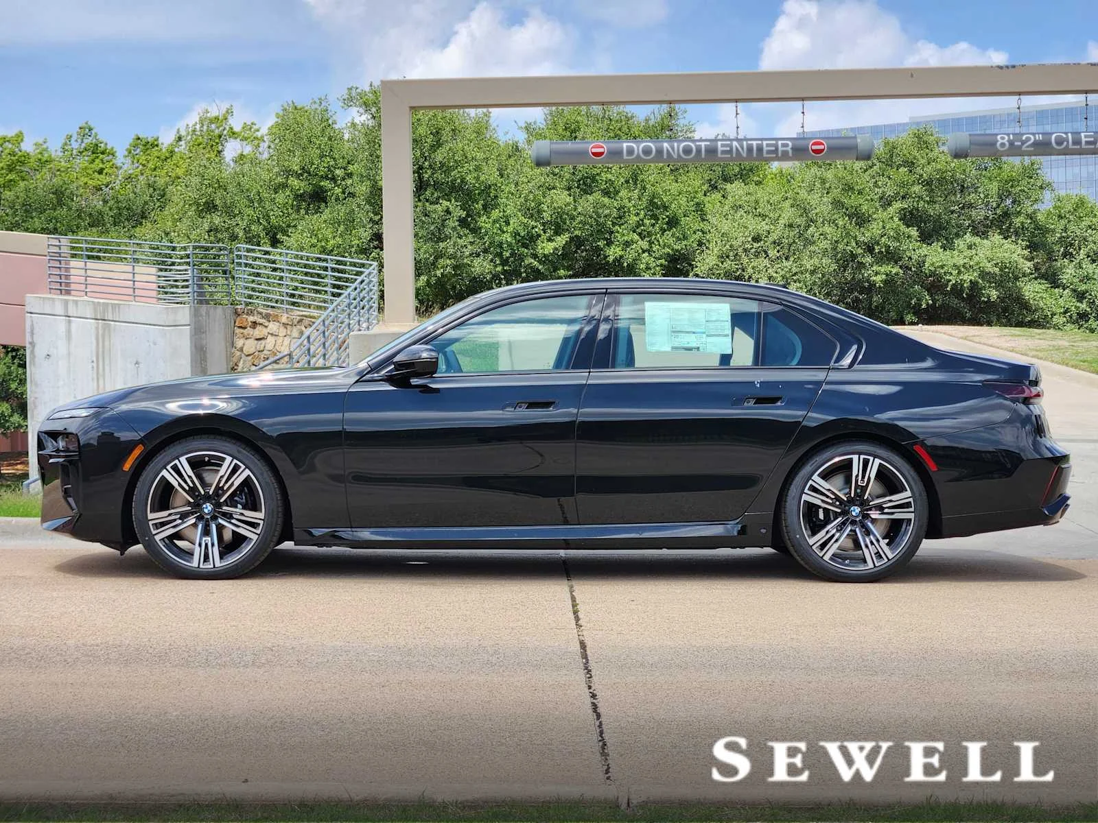 New 2026 Black Sapphire Metallic BMW 760i xDrive image 2