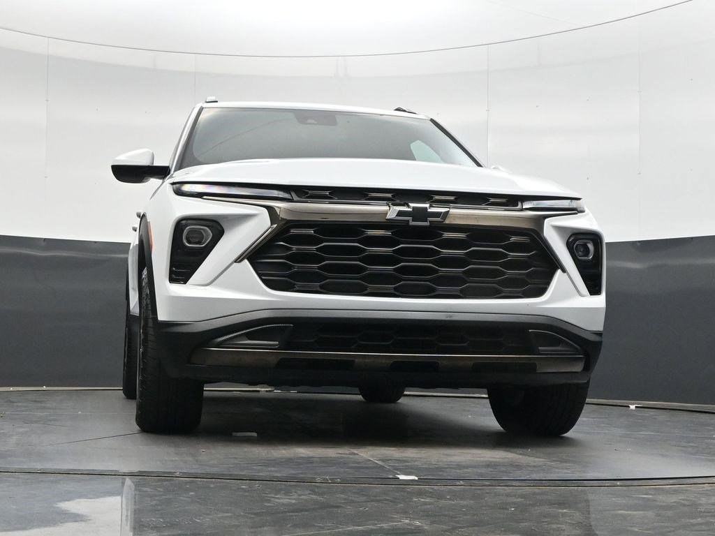 Used 2024 Summit White Chevrolet ACTIV image 38