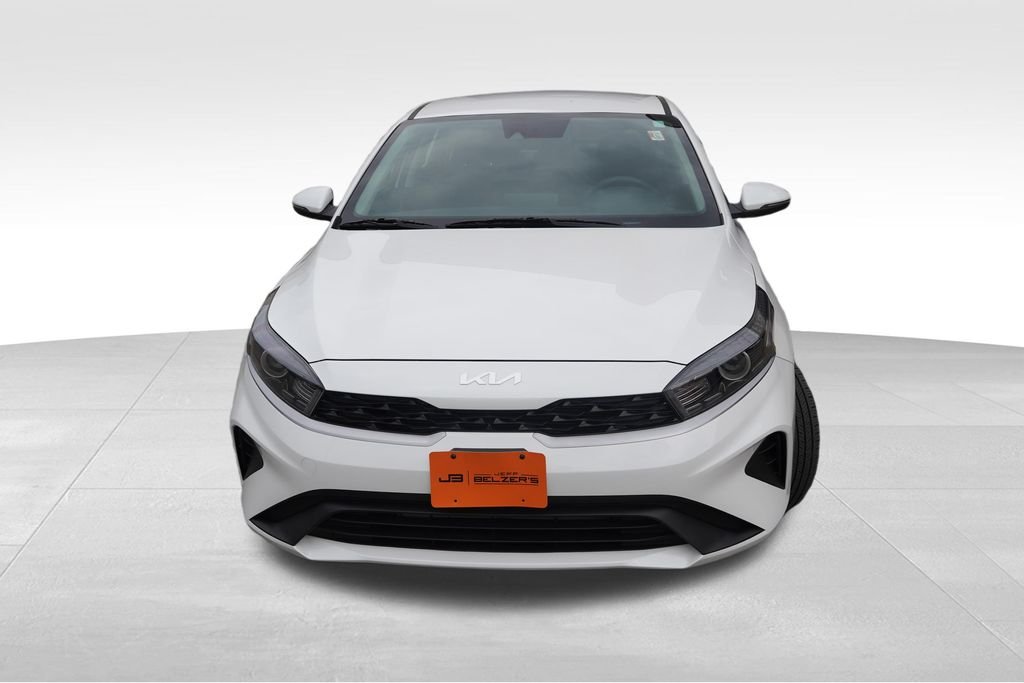 Used 2023 Snow White Pearl Kia LXS image 12