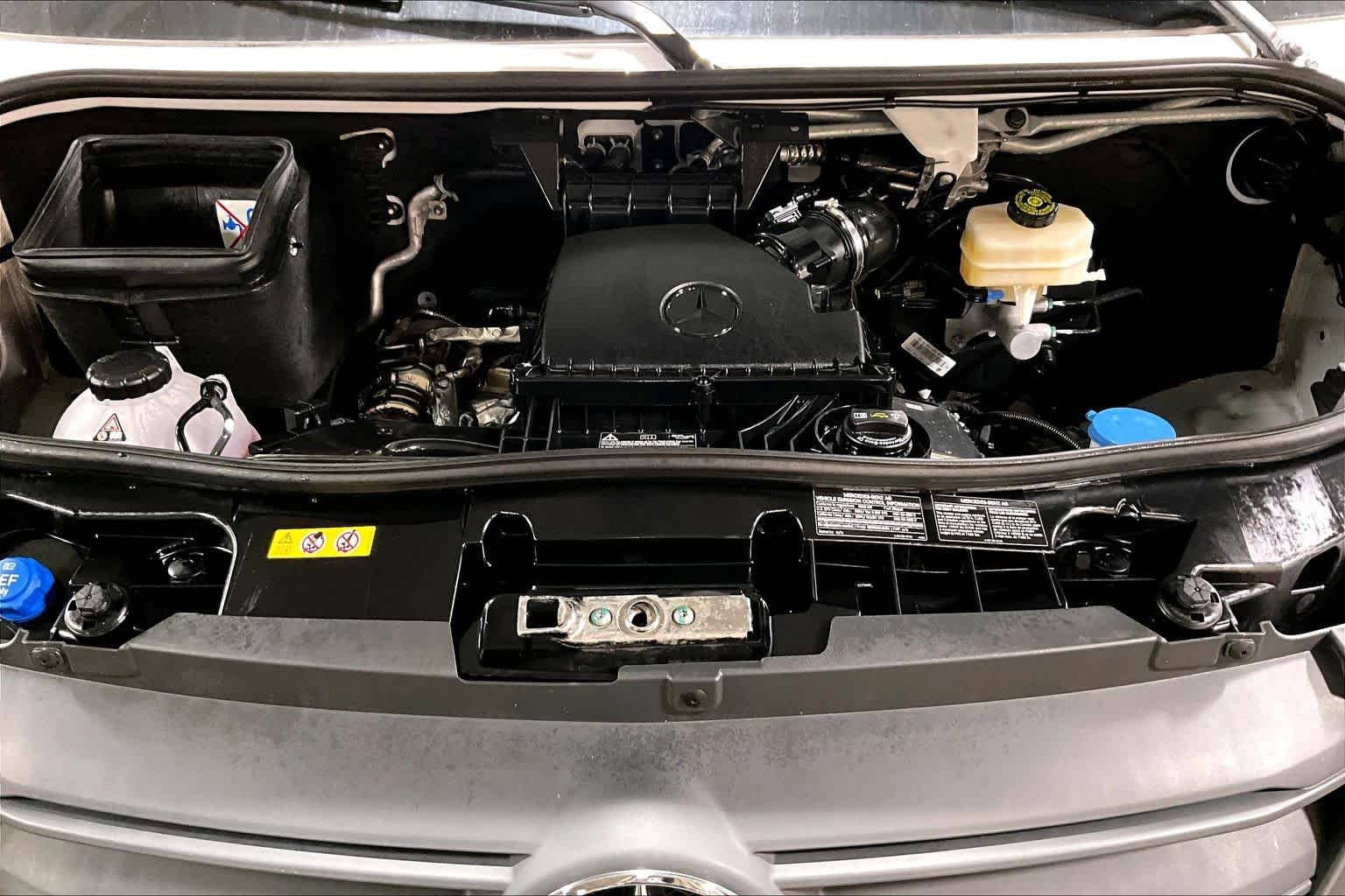 Used 2025 Arctic White Mercedes-Benz  image 30