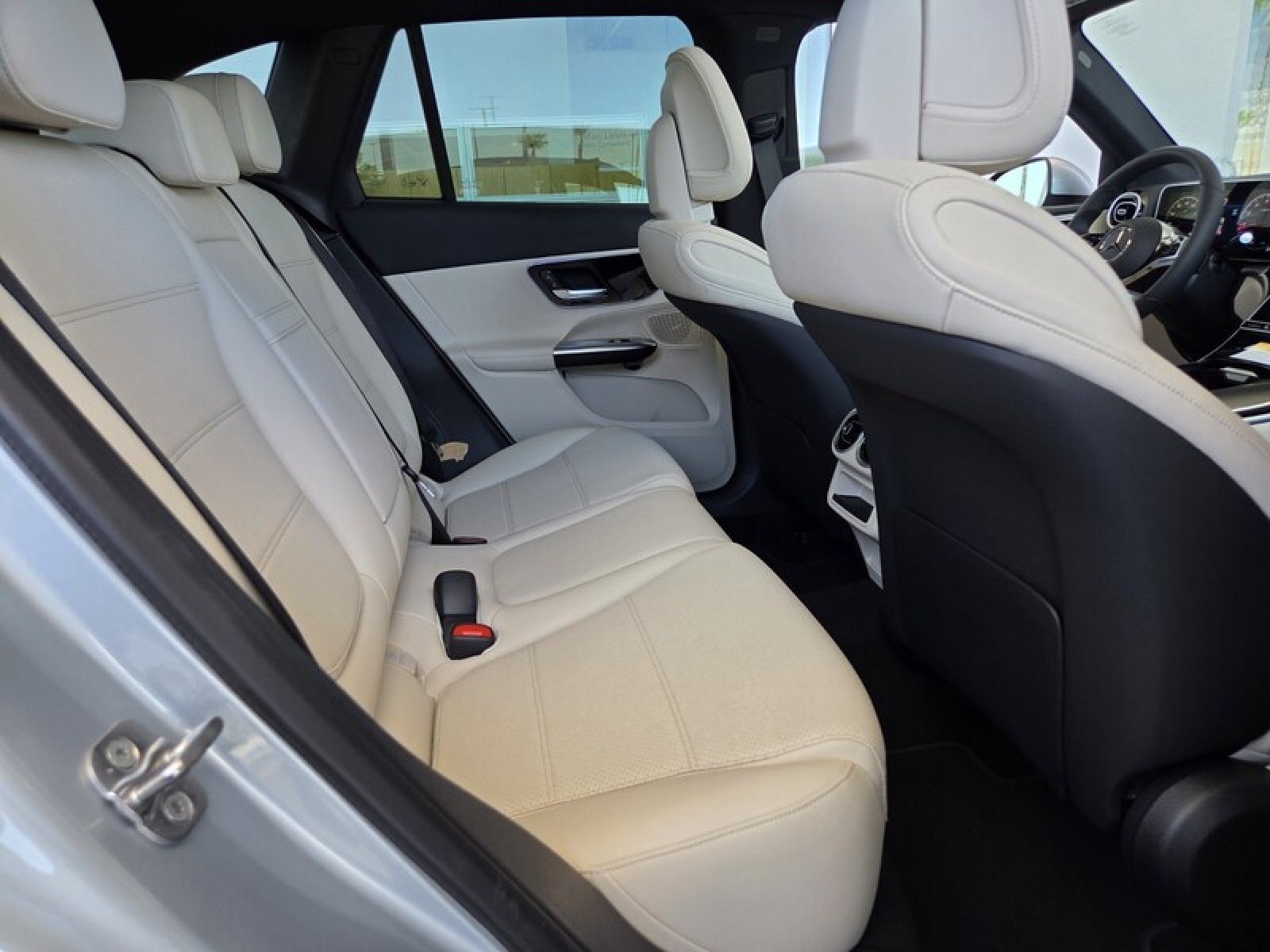 New 2026 Cirrus Silver Metallic Mercedes-Benz GLC 300 SUV image 16