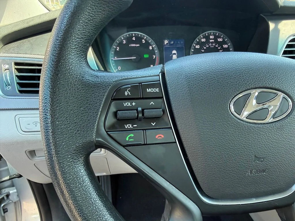 Used 2017 Silver Hyundai Base image 11