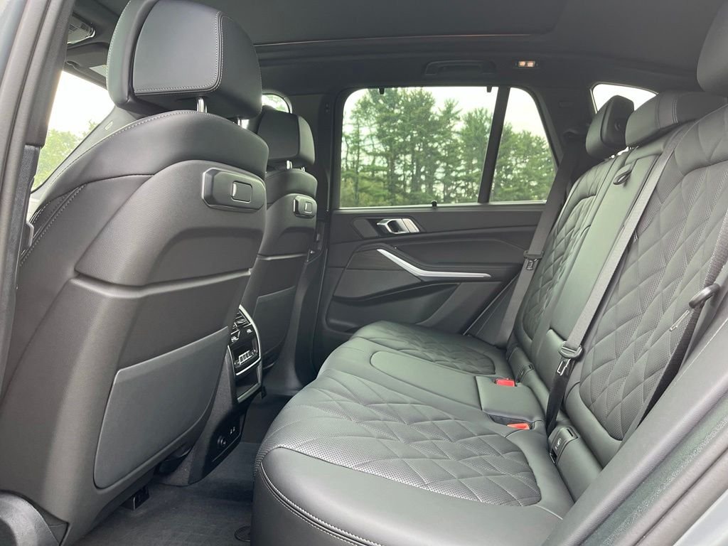 Used 2026 Gray BMW xDrive40i image 24