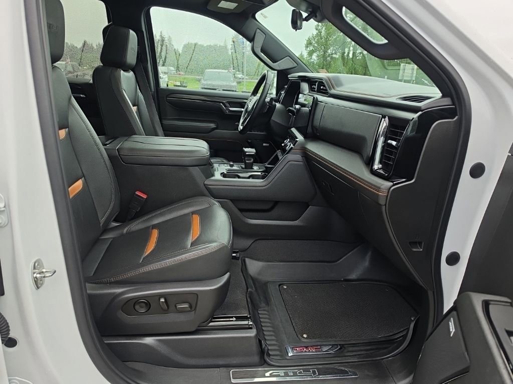 Used 2023 Summit White GMC AT4 image 33