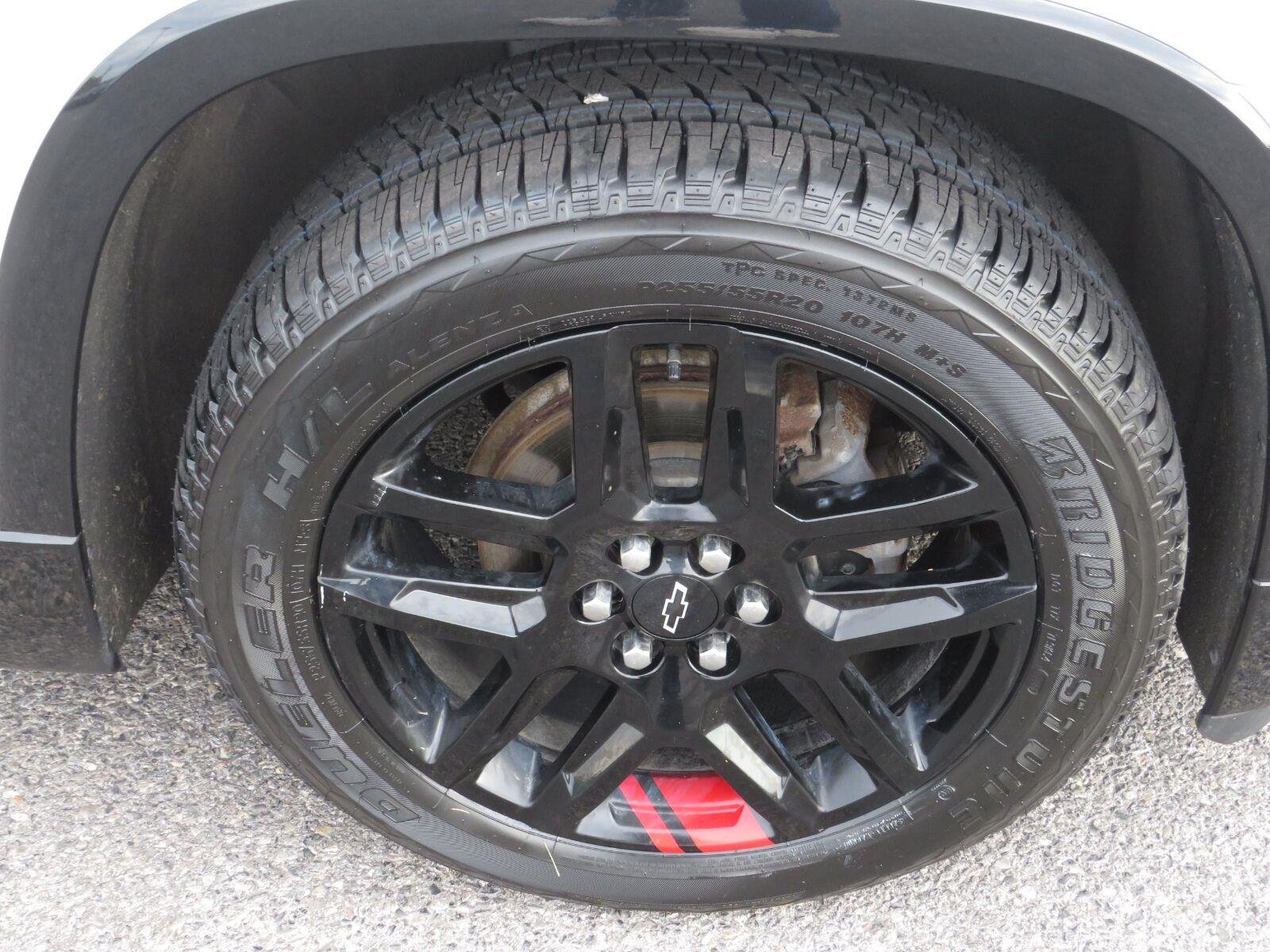 Used 2023 Iridescent Pearl Tricoat Chevrolet Premier image 16
