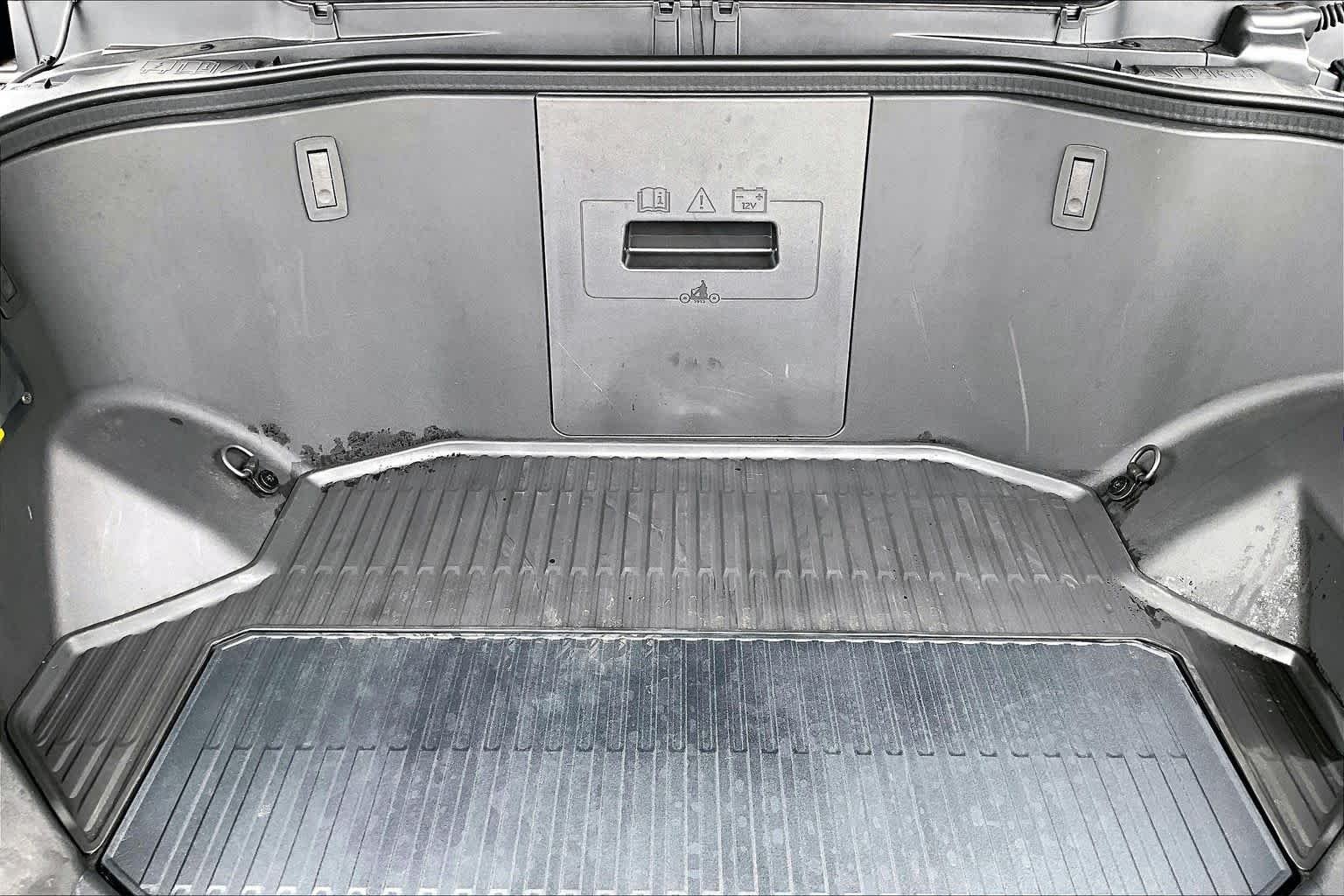Used 2025 Agate Black Metallic Ford Flash image 34