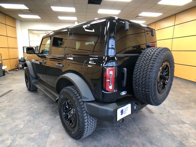 New 2026 Shadow Black Ford Outer Banks® image 5