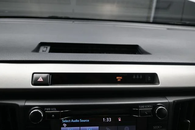 Used 2018 Gray Toyota XLE image 33