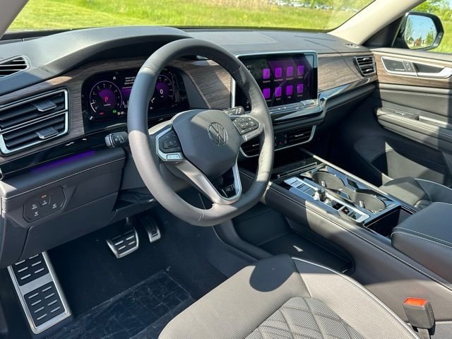 New 2026 Deep Black Pearl Volkswagen 2.0T SEL Premium R-Line image 30