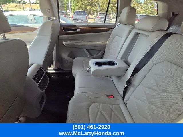 Used 2025 Silver Volkswagen 2.0T SE w/Technology image 9