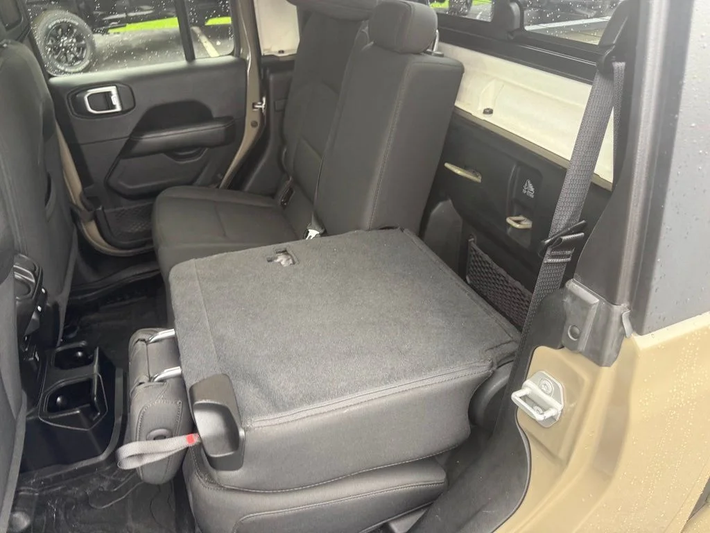 Used 2020 Green Jeep Overland image 46