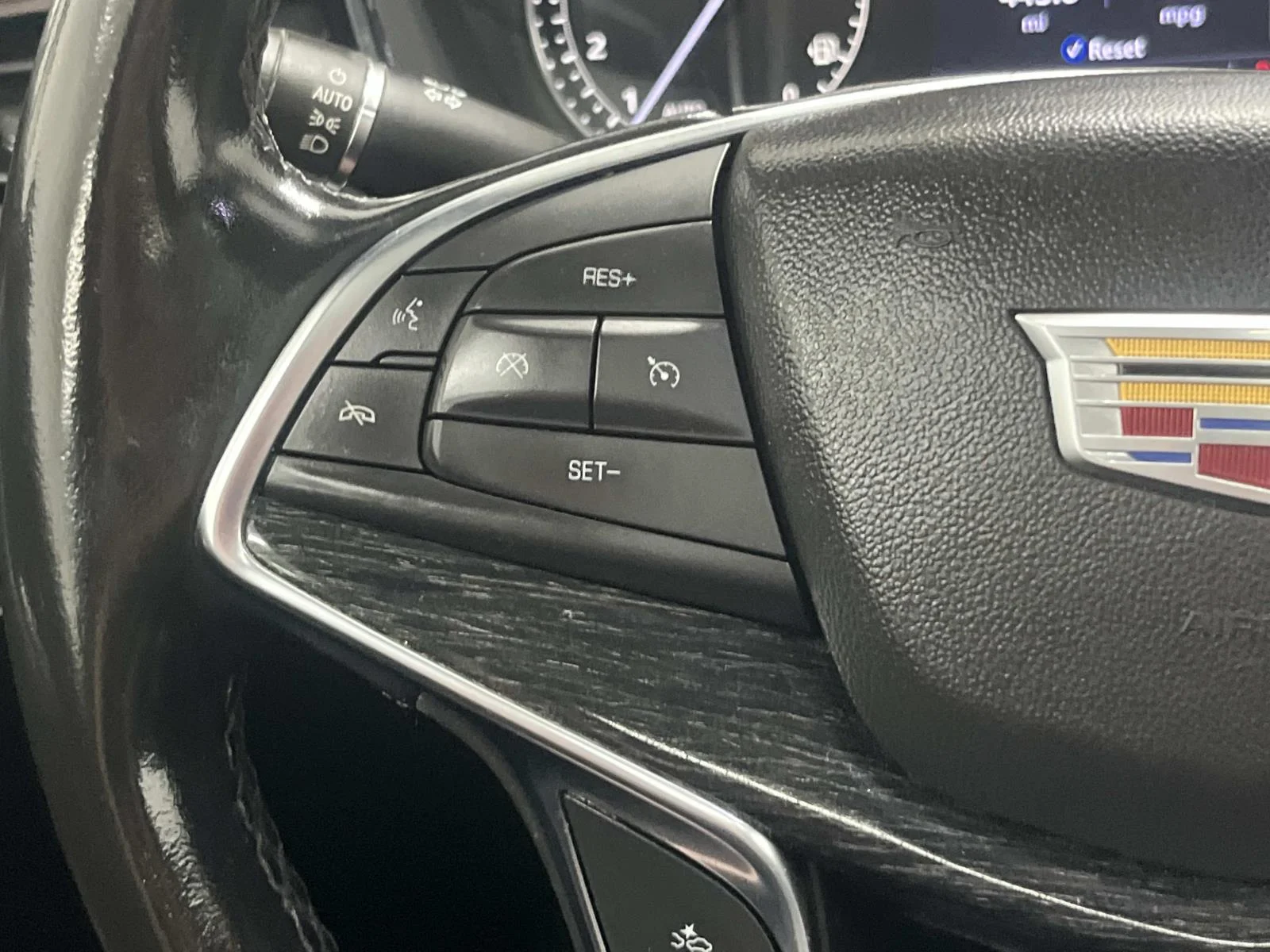 Used 2021 CRYSTAL WHITE TRICOAT Cadillac FWD Premium Luxury image 18