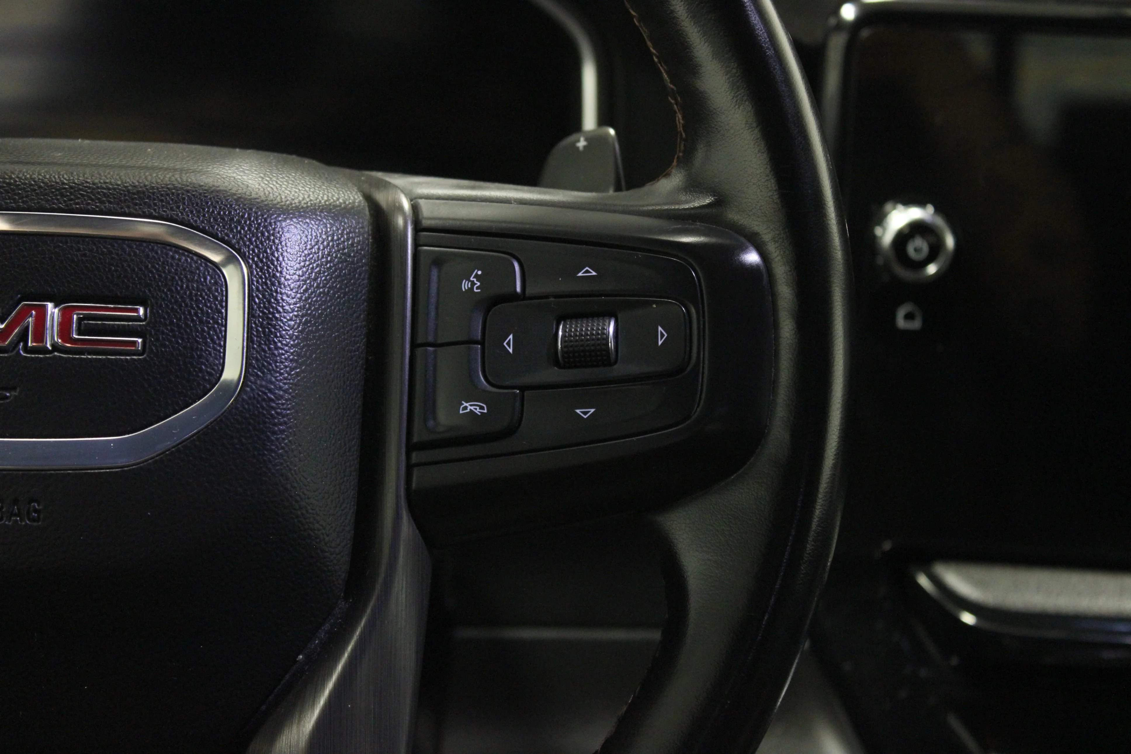Used 2023 Onyx Black GMC AT4 image 24
