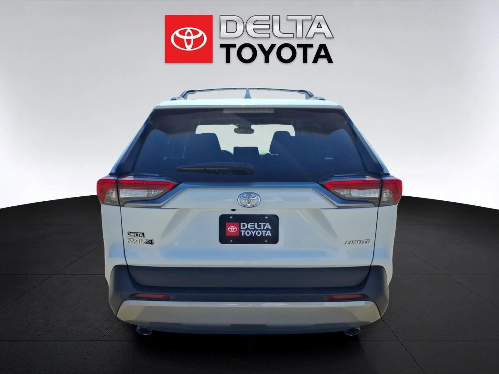 Used 2023 Wind Chill Pearl Toyota Limited image 4