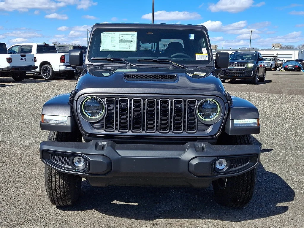 New 2026 Granite Crystal Metallic Clear-Coat Exterior Paint Jeep Sport S image 2