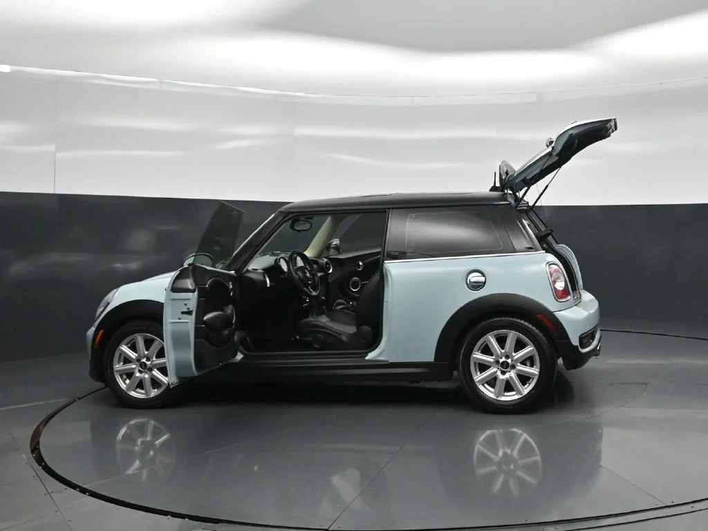 Used 2013 Blue MINI Base image 32