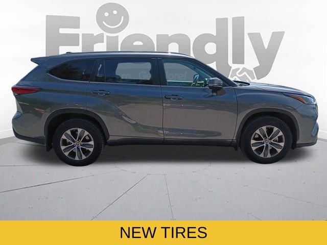 Used 2023 Gray Toyota XLE image 4