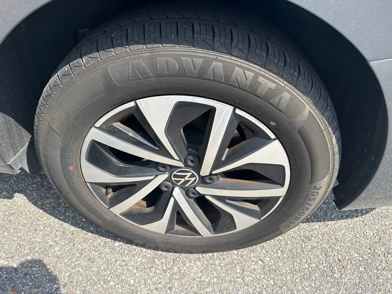 Used 2024  Volkswagen 1.5T S image 4