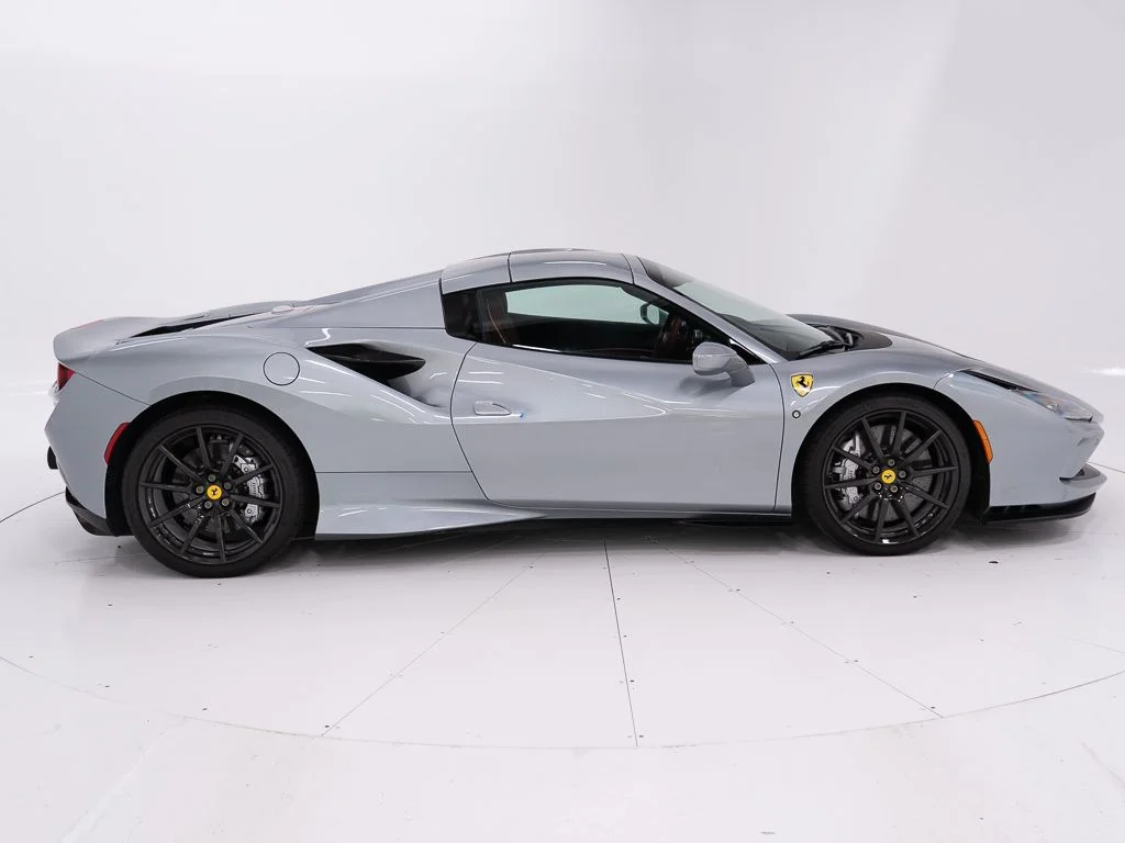 Used 2023 Grigio Titanio Metallic Ferrari  image 15