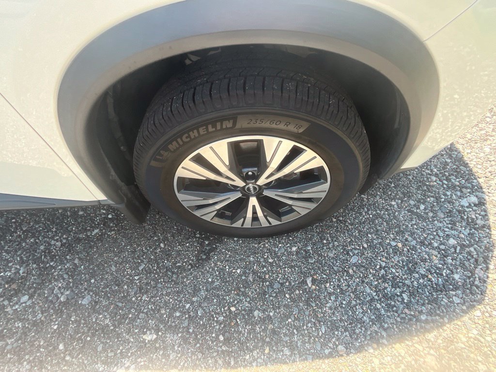 Used 2023 White Nissan SV image 46