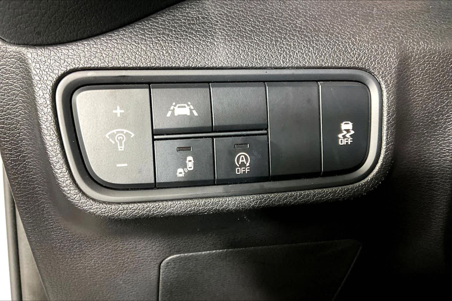 Used 2020 Snow White Pearl Kia EX image 32