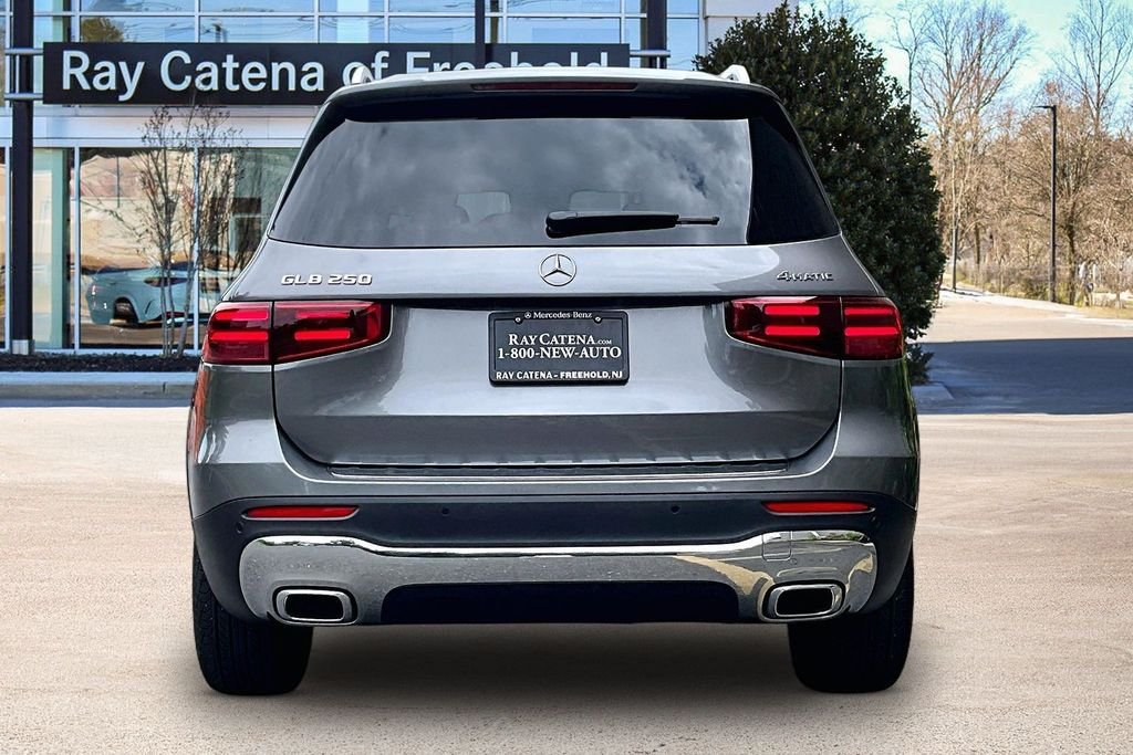 Used 2026 Gray Mercedes-Benz GLB 250 image 4