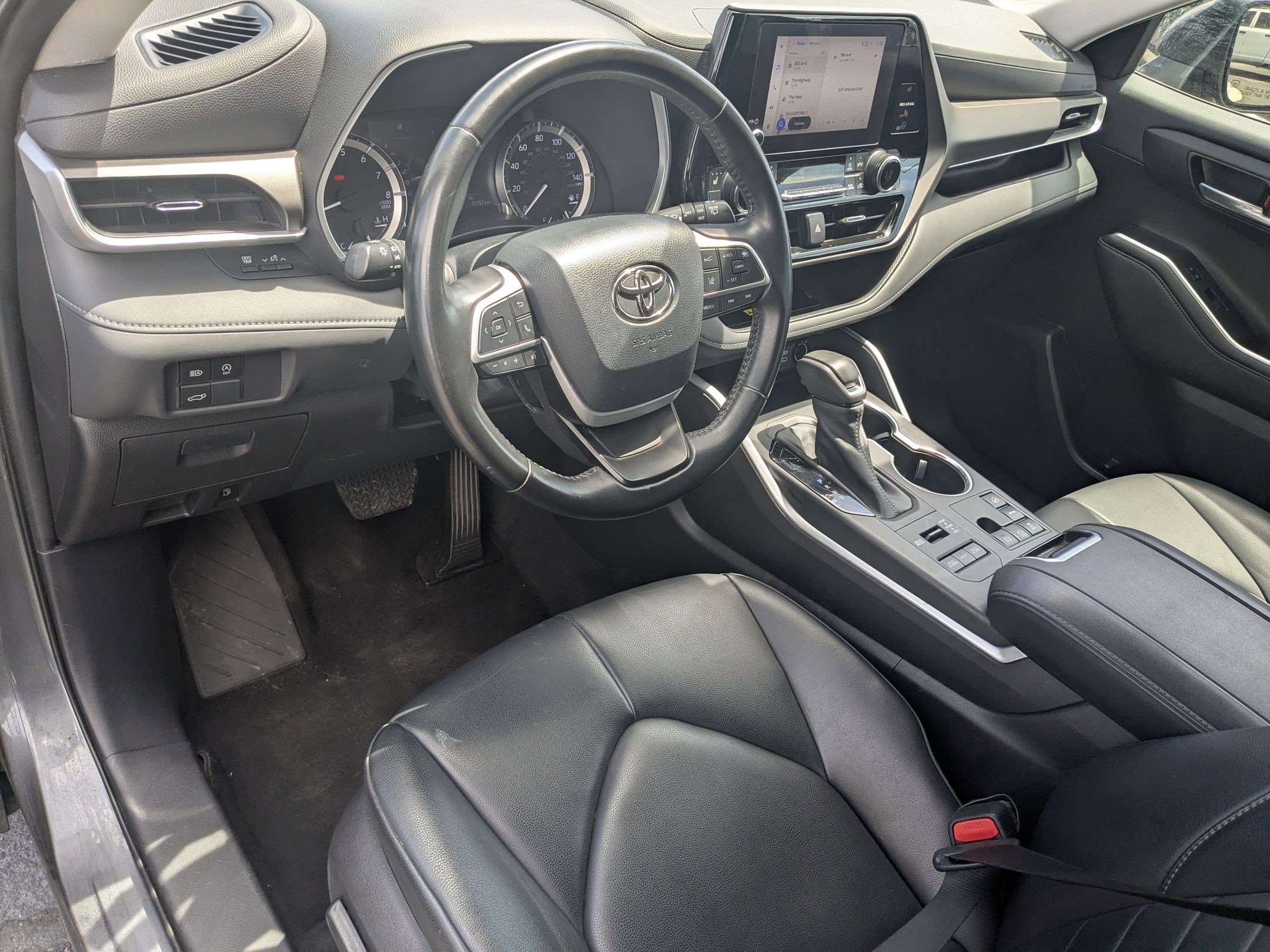 Used 2023 Magnetic Gray Metallic Toyota XLE image 15