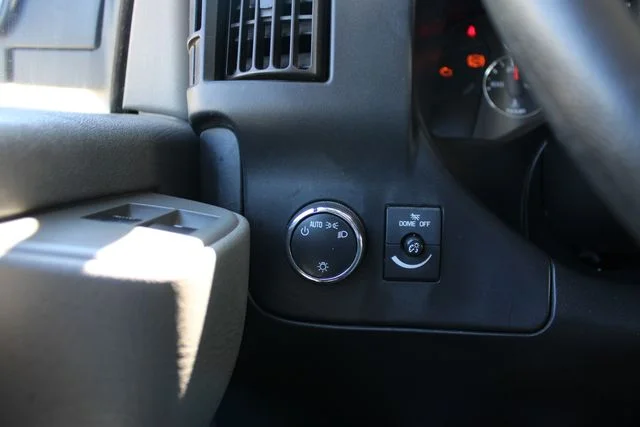 Used 2018 White GMC Work Van image 10