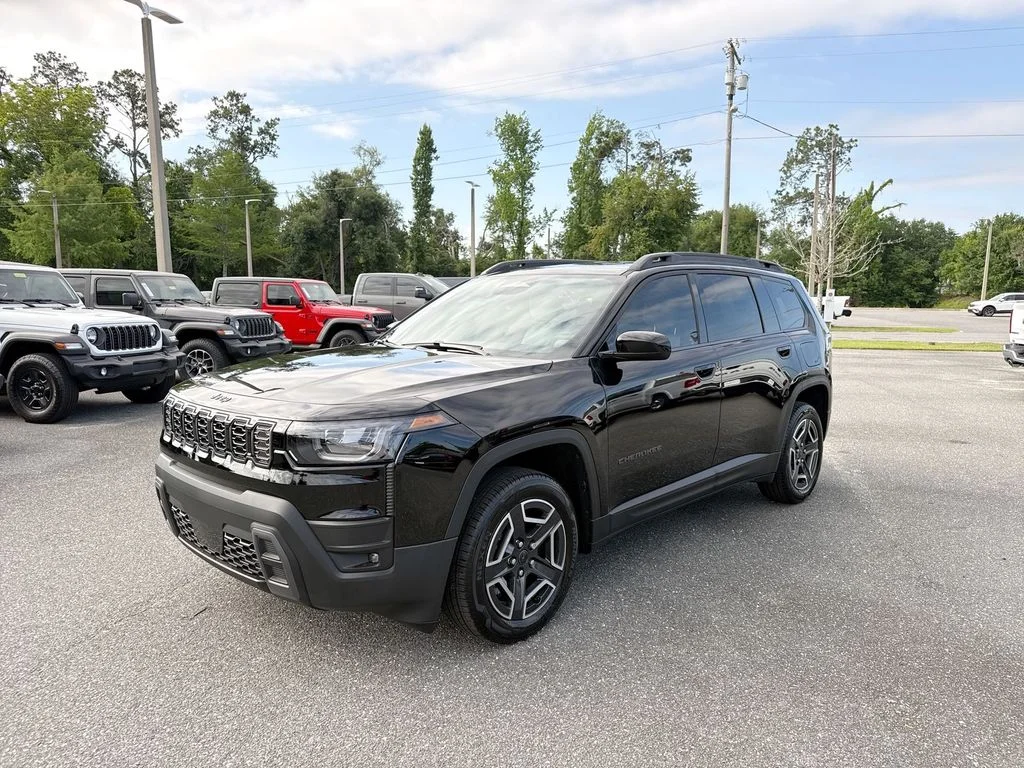 New 2026 Diamond Black Crystal Pearl-Coat Exterior Paint Jeep Laredo image 7