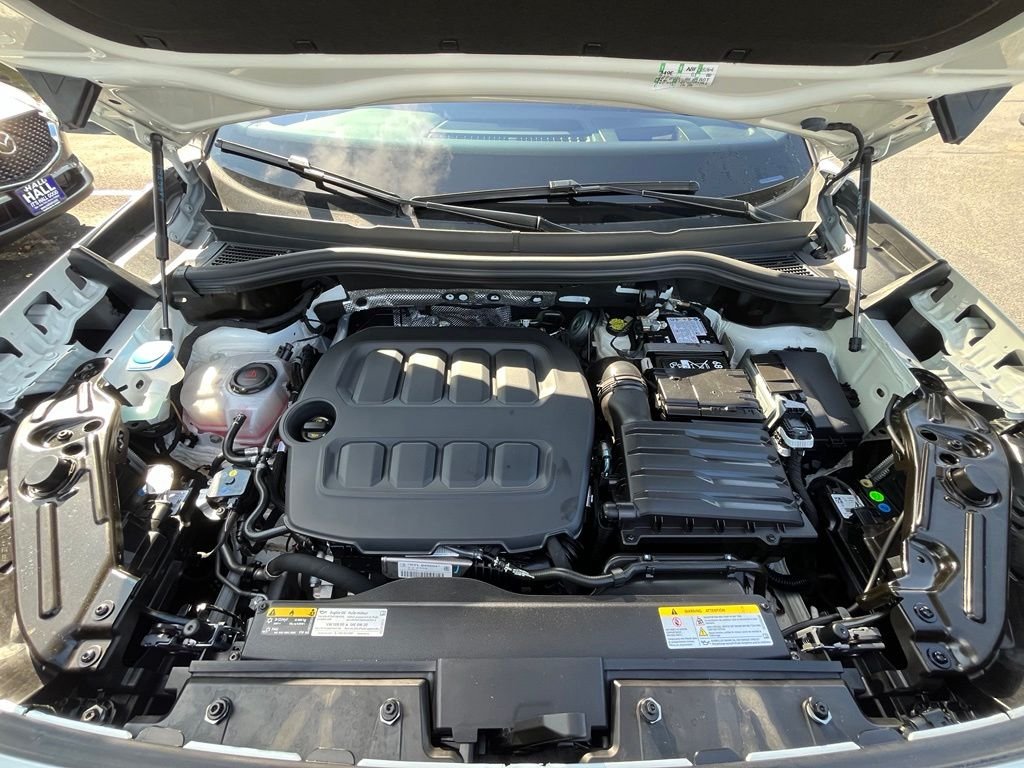 2025 Volkswagen Tiguan SEL R-LINE - Photo 29