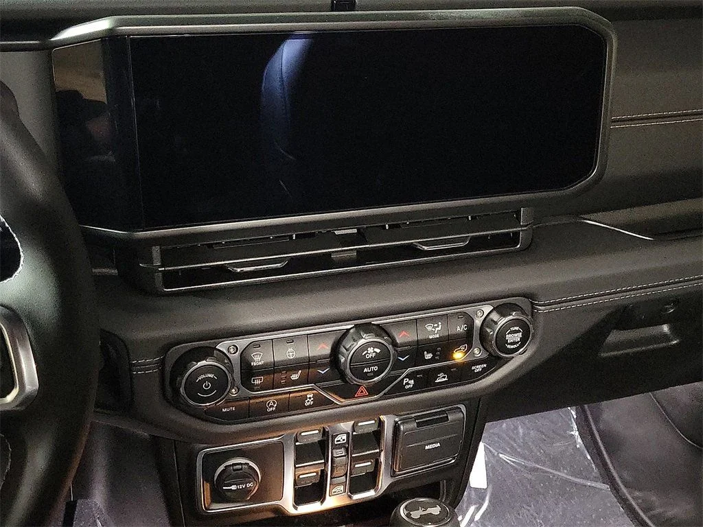 2025 Jeep Wrangler 4-Door Sahara - Photo 7