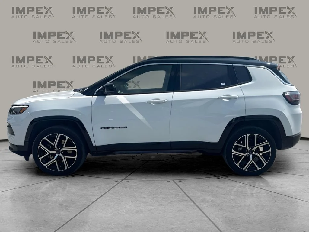 Used 2025 White Jeep Limited image 2