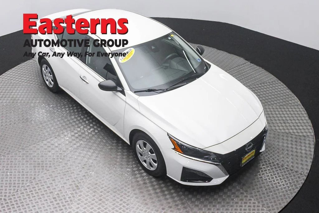 Used 2024 White Nissan 2.5 S image 3