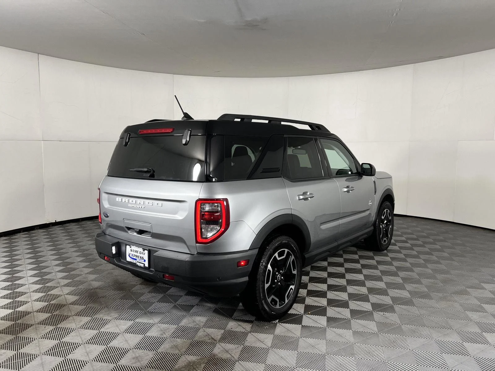 Used 2023 Gy Ford Outer Banks image 6