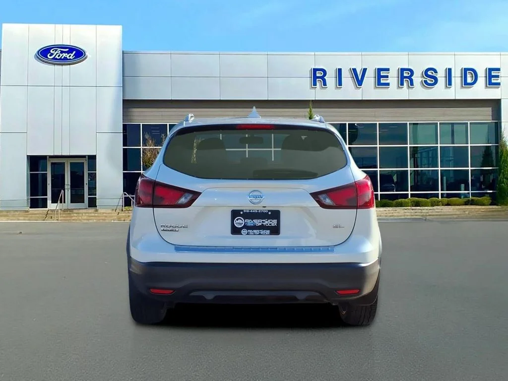 Used 2017 White Nissan SL image 6