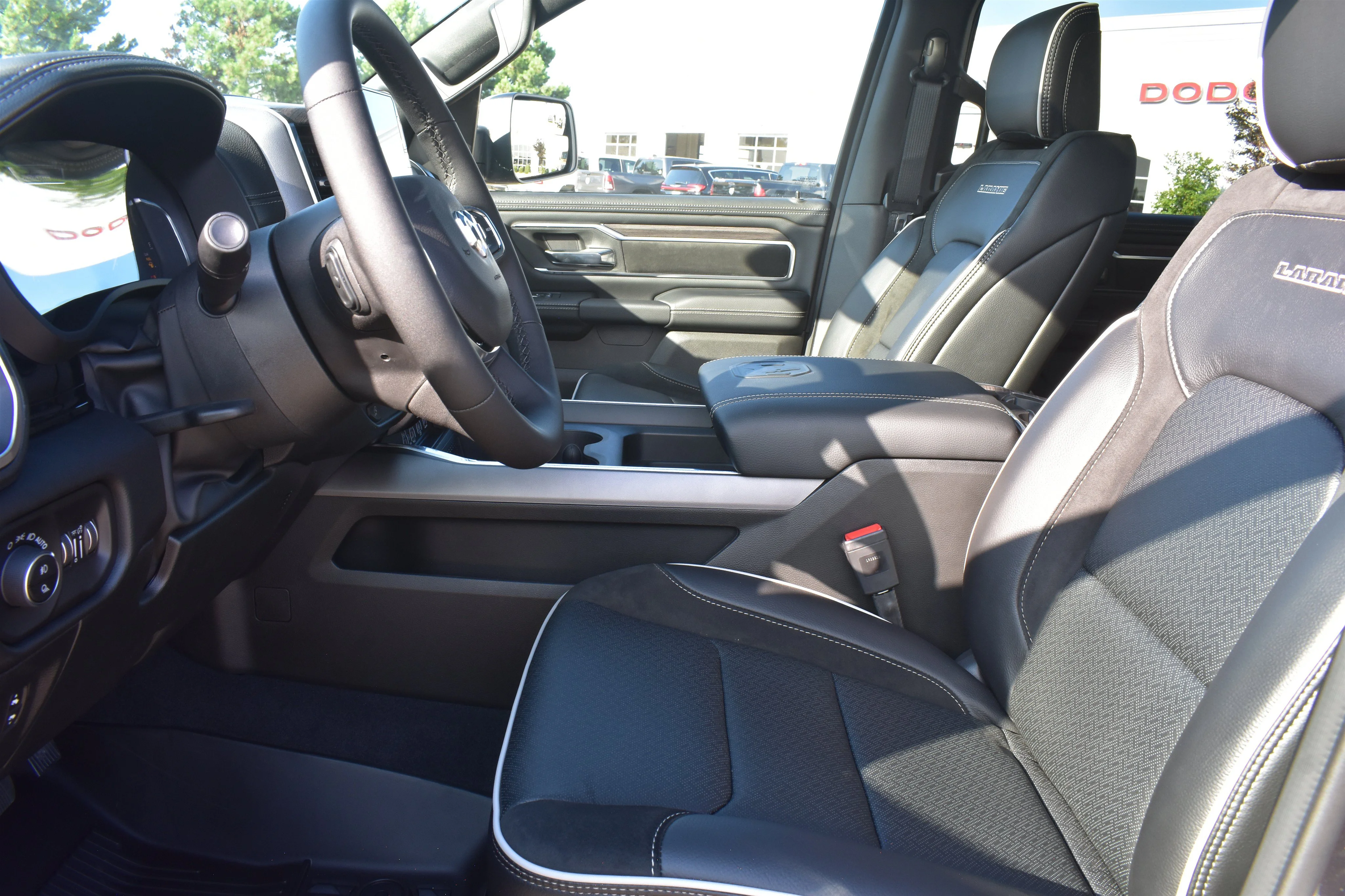 New 2026 Granite Crystal Metallic Clearcoat Ram Laramie image 17