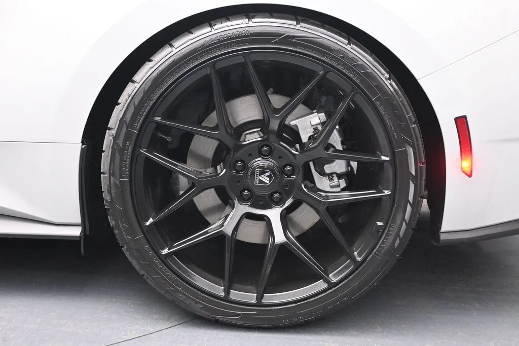 New 2026 Avalanche Gray Ford GT image 19