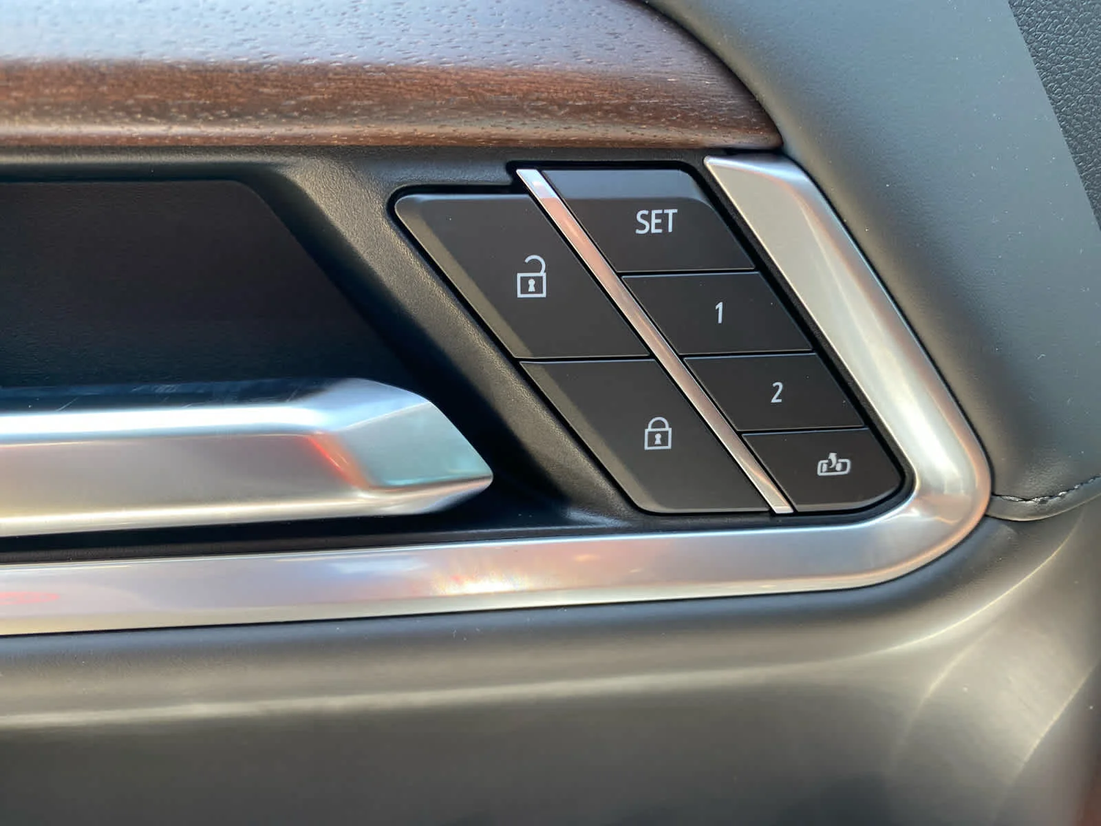 New 2026 Glacier White Tricoat GMC Denali Ultimate image 7