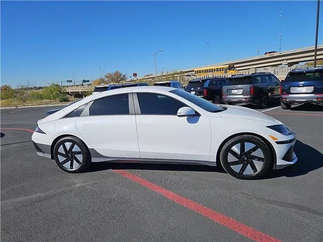 New 2025 Serenity White Hyundai SE image 6