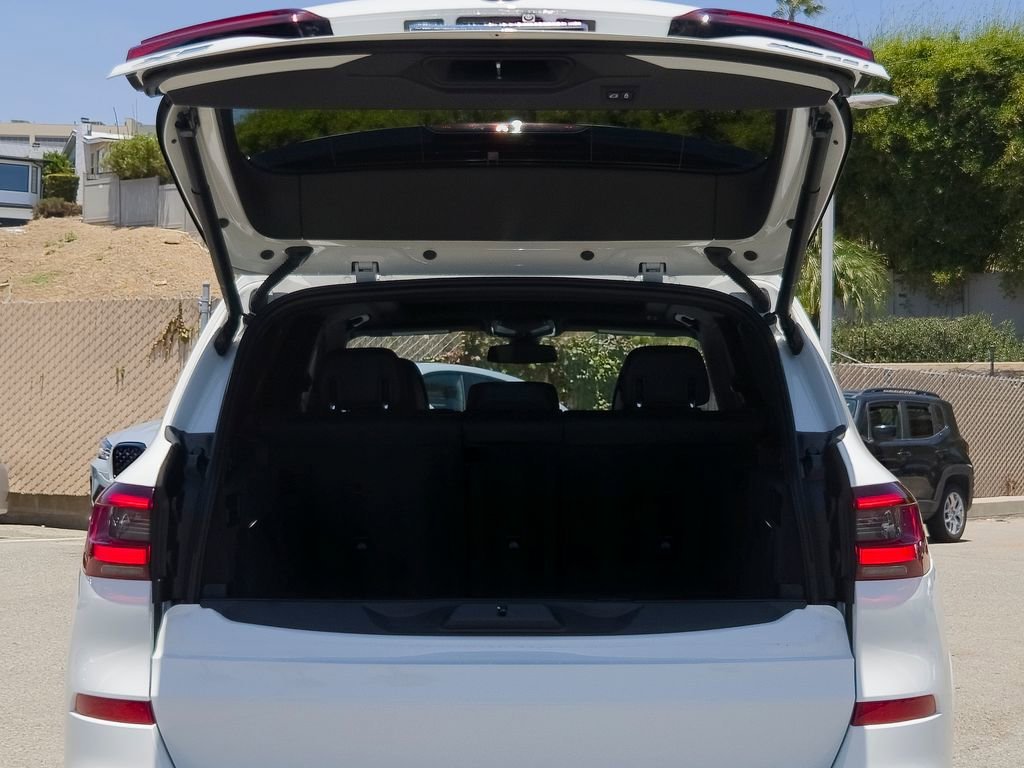 Used 2022 Alpine White BMW xDrive40i image 21