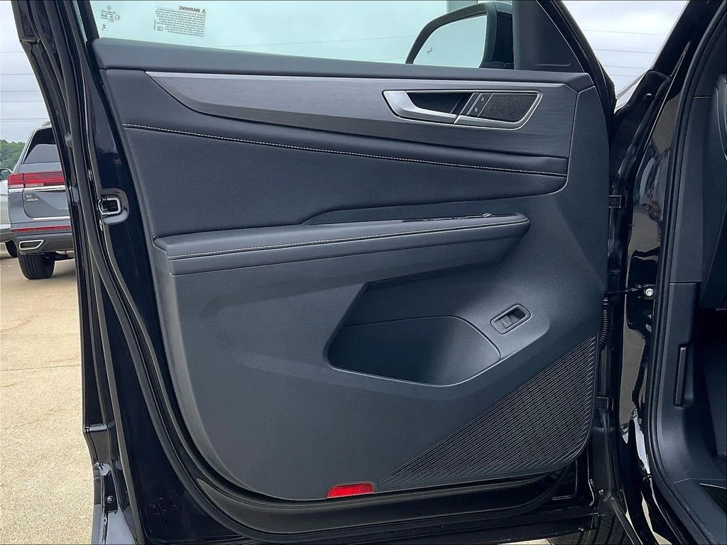 New 2026 Black Volkswagen SE w/Technology image 29