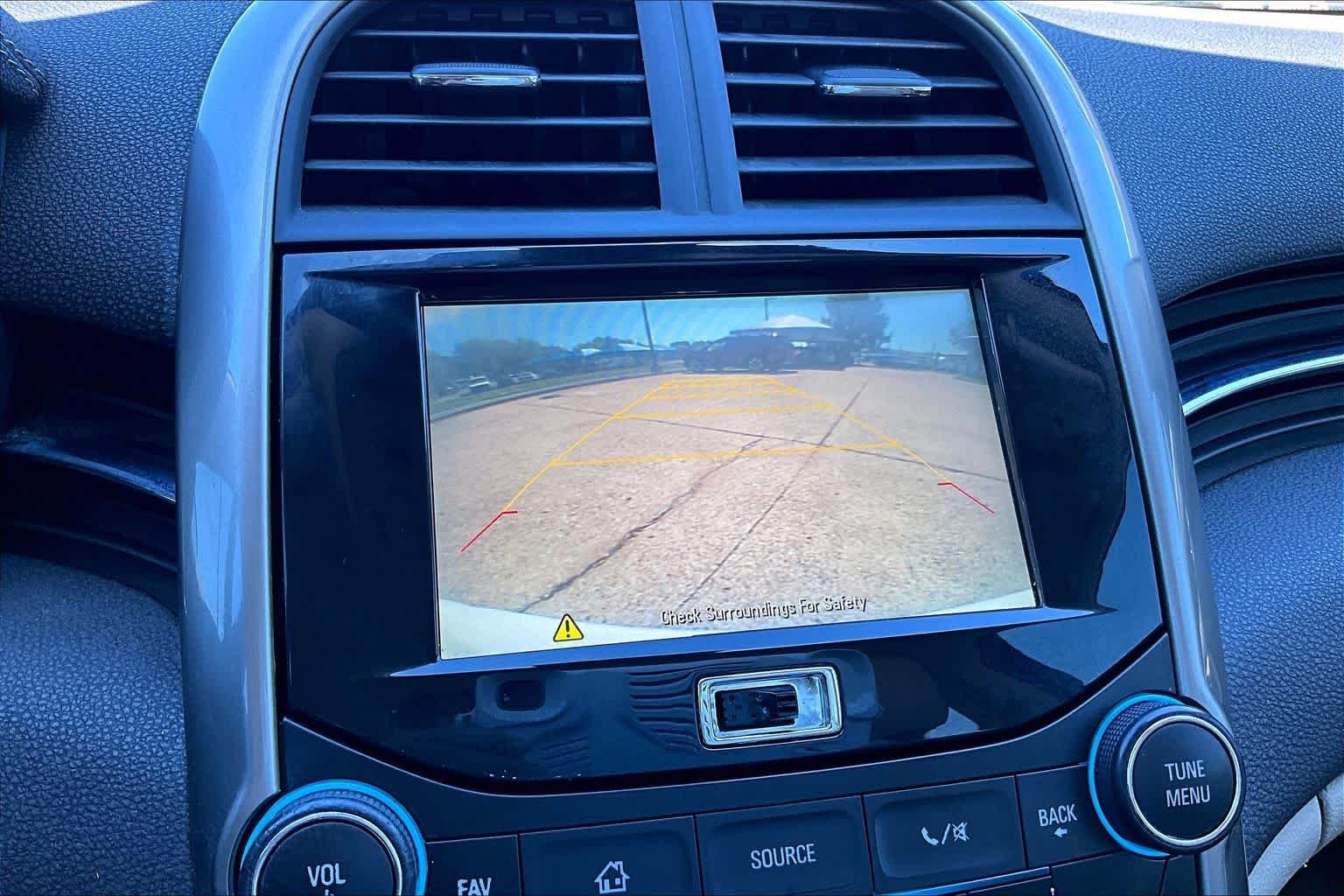 Used 2015 Iridescent Pearl Tricoat Chevrolet LT image 26
