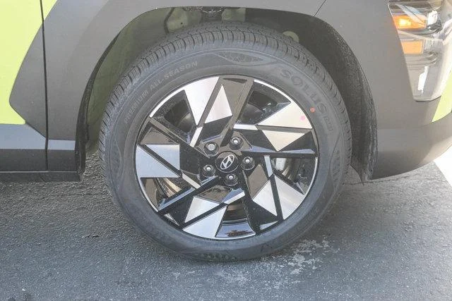 2025 Hyundai Kona SEL - Photo 11