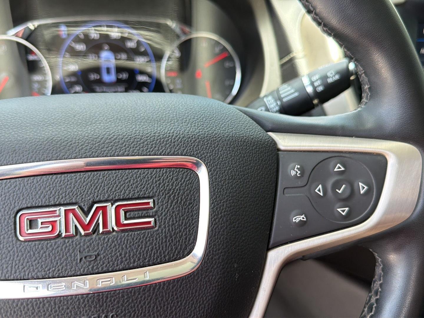 Used 2024 White Frost Tricoat GMC Denali image 22