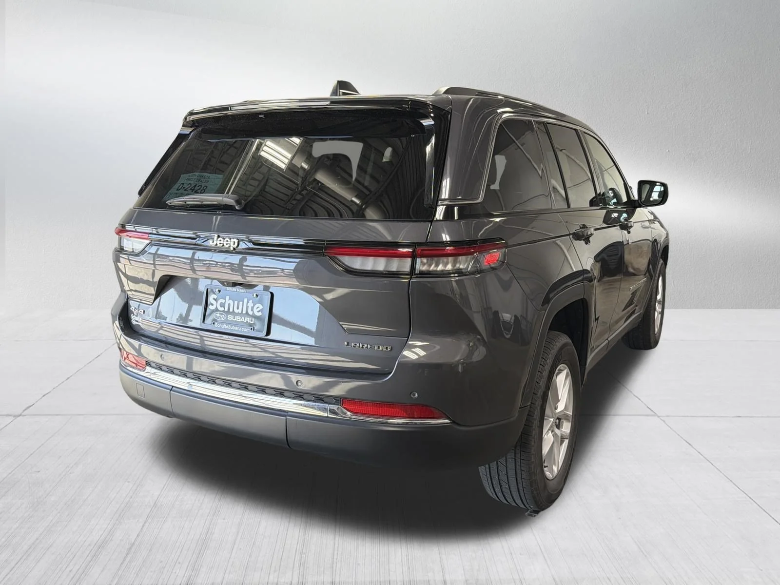 Used 2023 Baltic Gray Metallic Clearcoat Jeep Laredo image 7